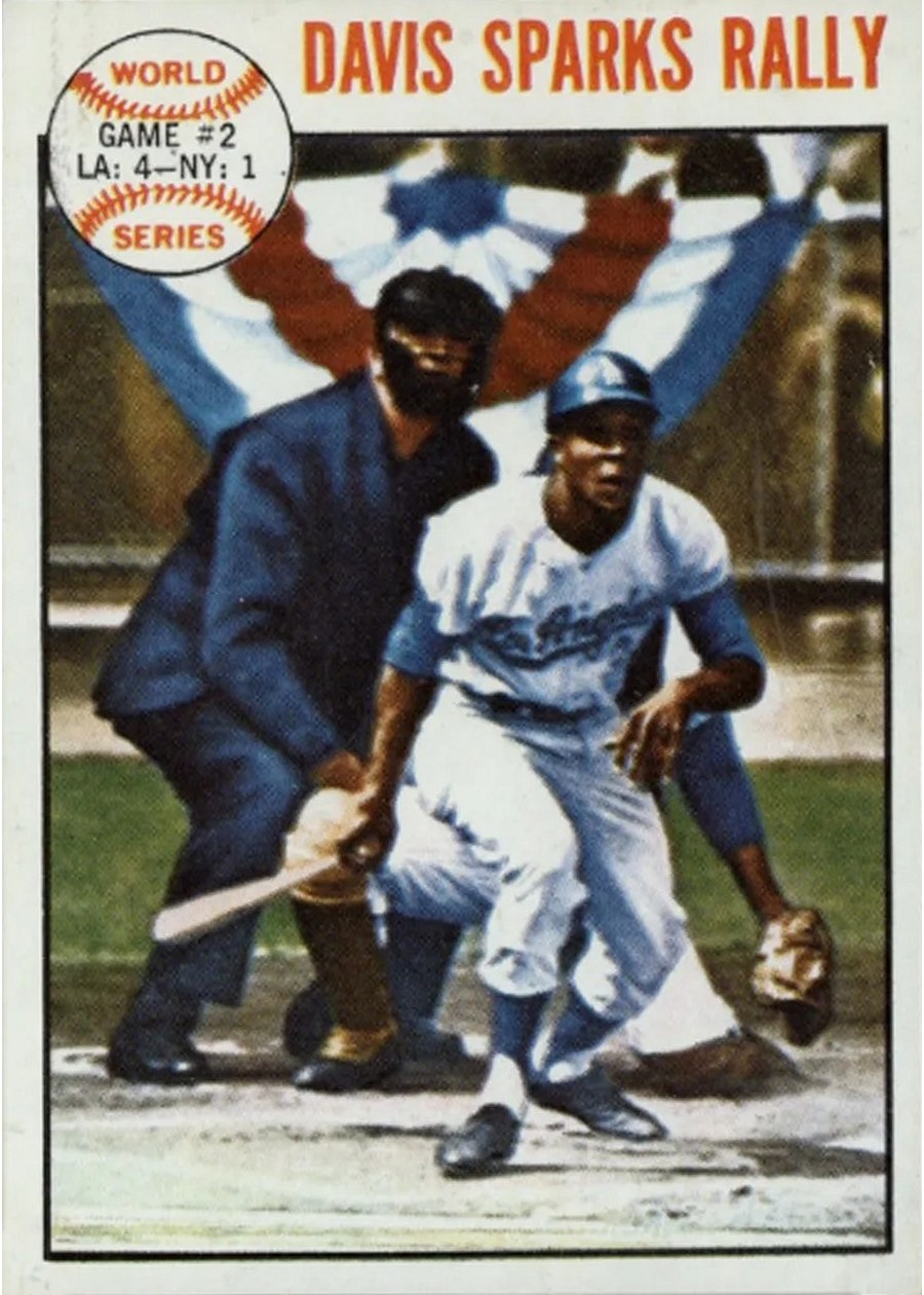 1964 Topps #137 World Series Game #2 - Davis Sparks Rally, Los Angeles Dodgers