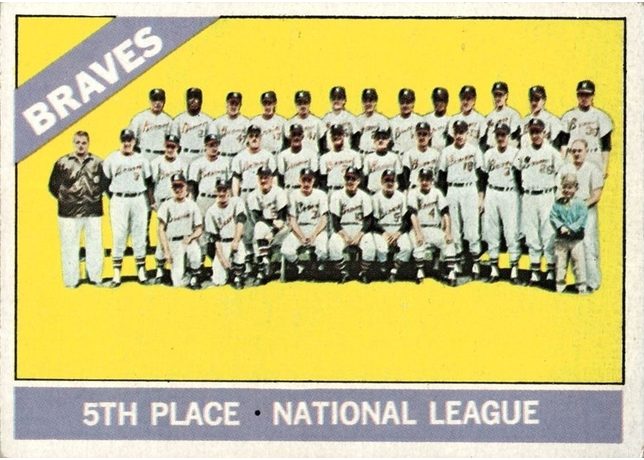 1966 Topps #326 Atlanta Braves - 326b - Dot Between "Place" And "National"