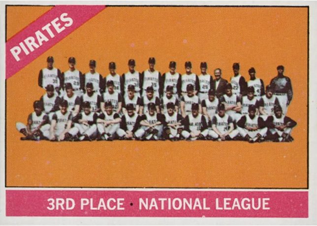 1966 Topps #404 Pittsburgh Pirates - 404b - Dot Between "Place" And "National"