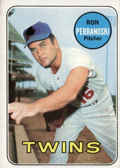 1969 Topps #77 Ron Perranoski - 77b - Cap Emblem Invisible