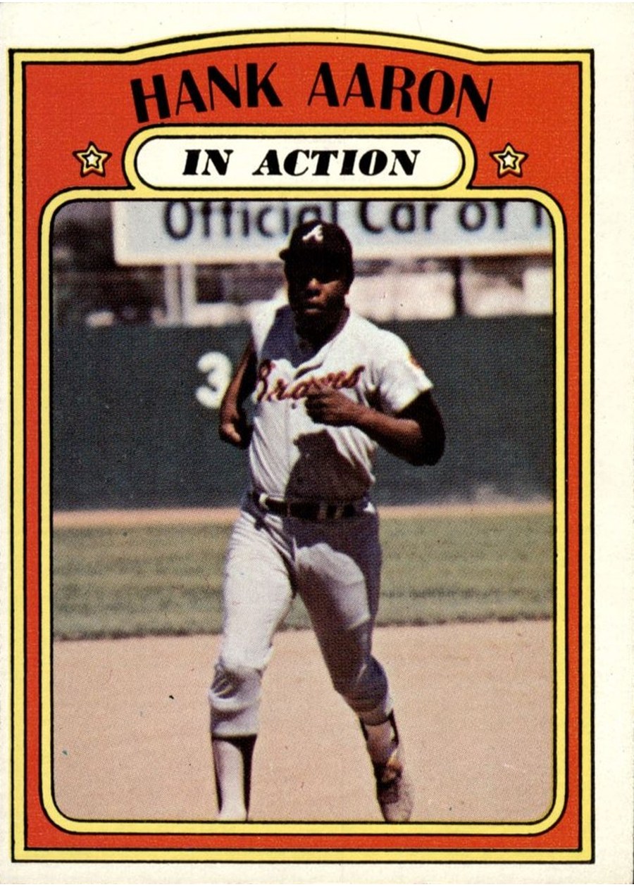 1972 Topps #300 Hank Aaron In Action, Atlanta Braves