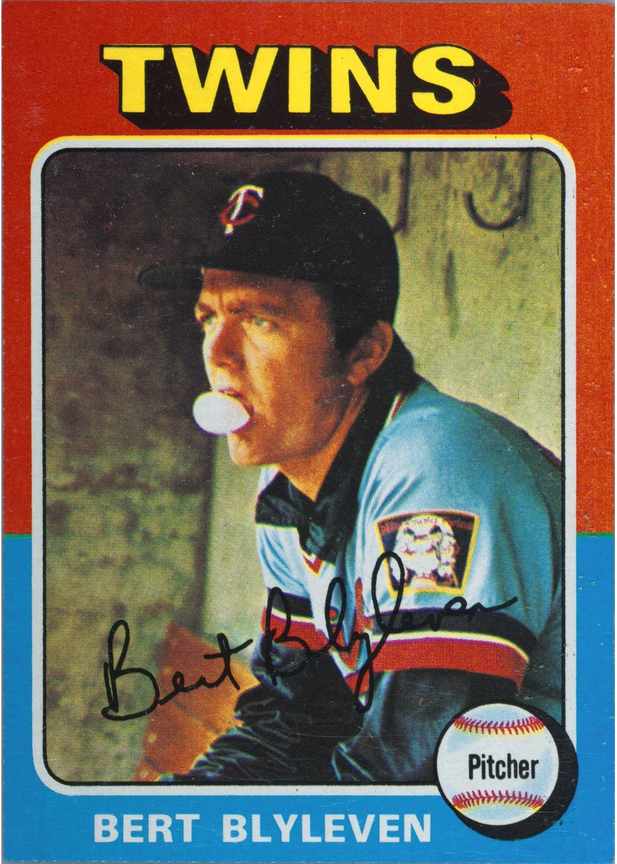 1975 Topps #30 Bert Blyleven, Minnesota Twins