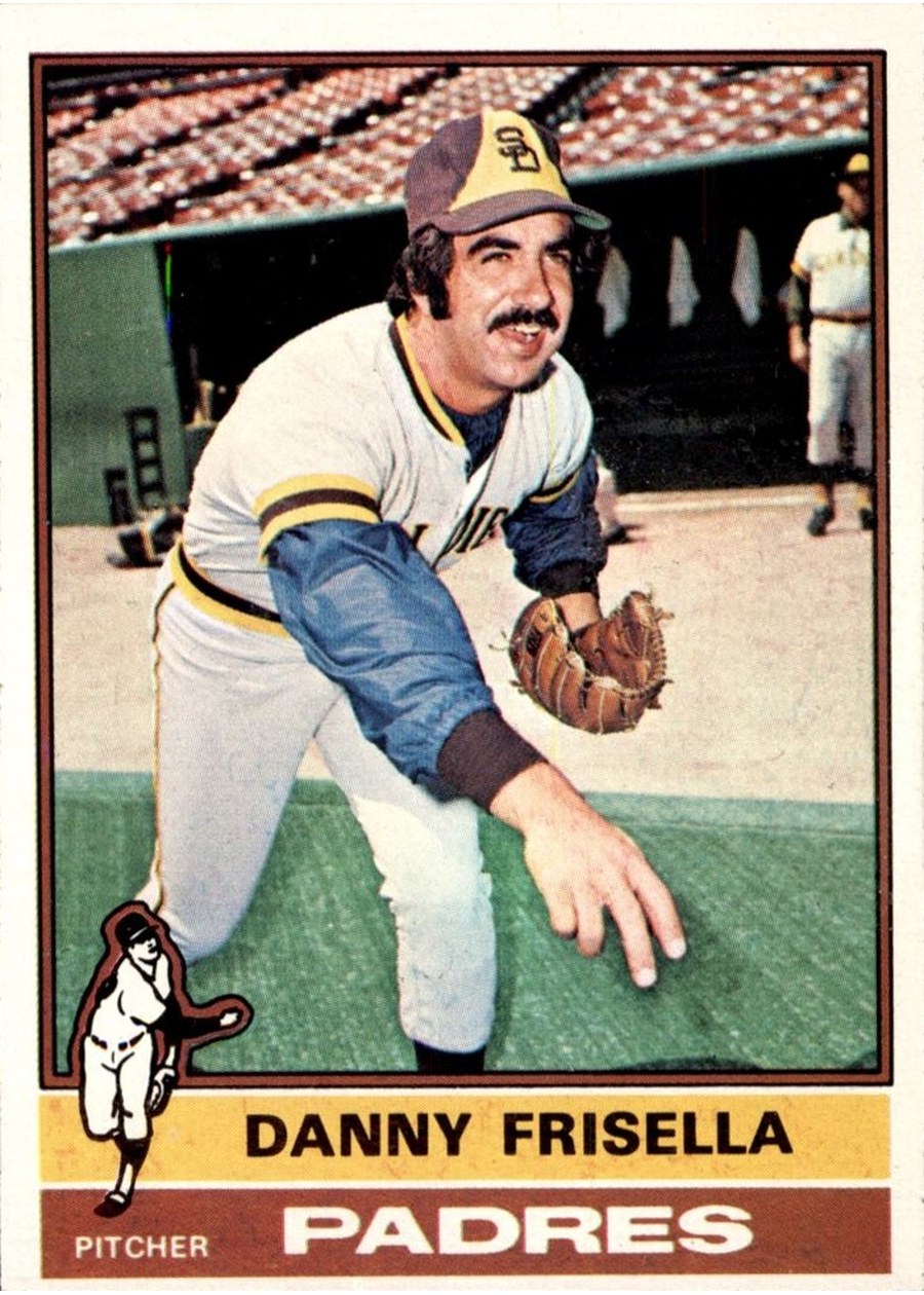 1976 Topps #32 Danny Frisella, San Diego Padres