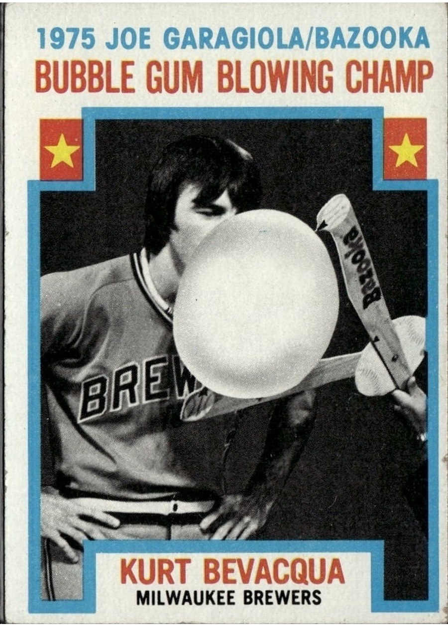 1976 Topps #564 Bubble Gum Blowing Champ, Milwaukee Brewers