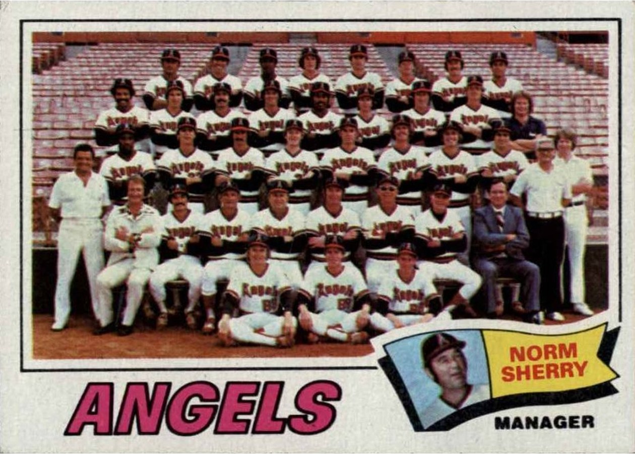1977 Topps #34 California Angels Team