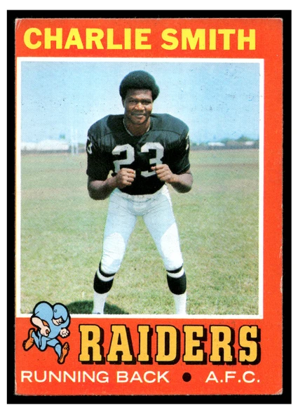 1971 Topps Charlie Smith #21 Low Grade — Example B front of card