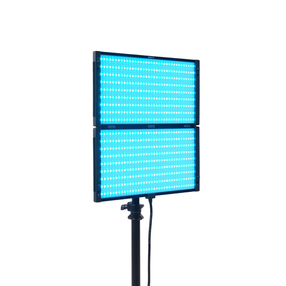 PavoSlim 240C 2x2 RGBWW LED Panel de Luz con CRMX