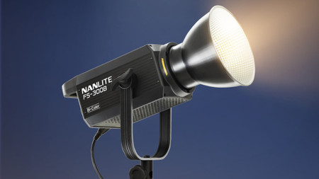 La nueva Nanlite FS-300B: Una luz de estudio económica, potente y bi-color