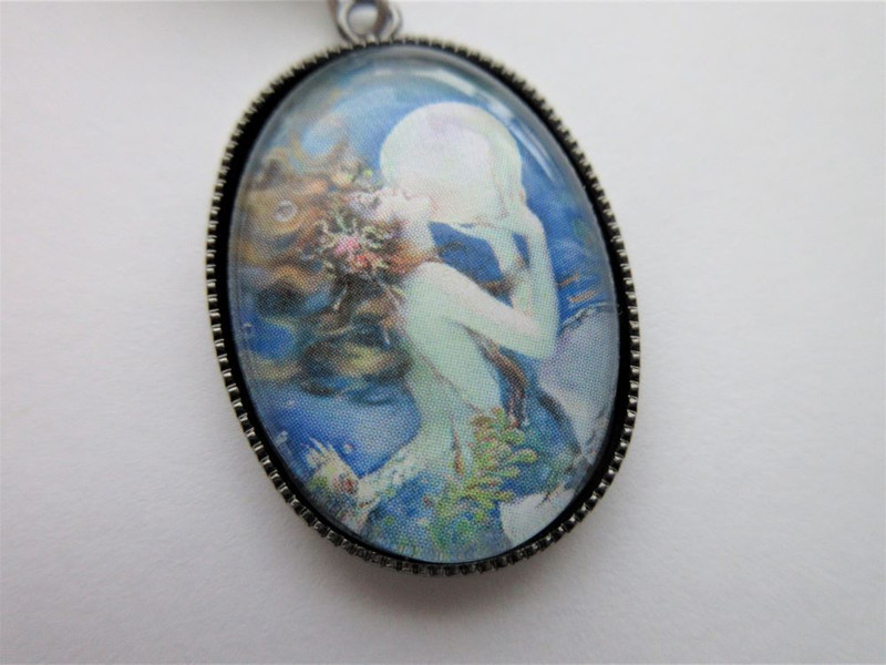 Rusalka Mermaid Necklace - detail