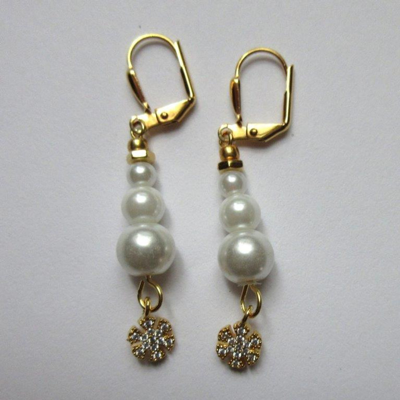 Glass Pearl Snowman Earrings