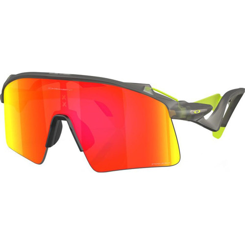 Oakley Stunt Wing Grey Smoke Prizm Ruby Angle
