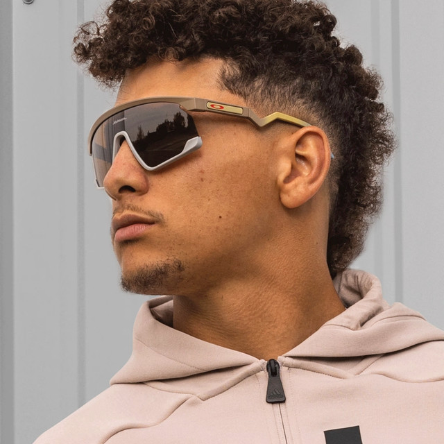 BXTR - Patrick Mahomes Matte Terrain Tan/Prizm Tungsten Lenses