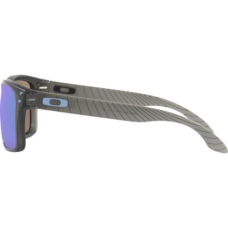 Oakley Holbrook (A)