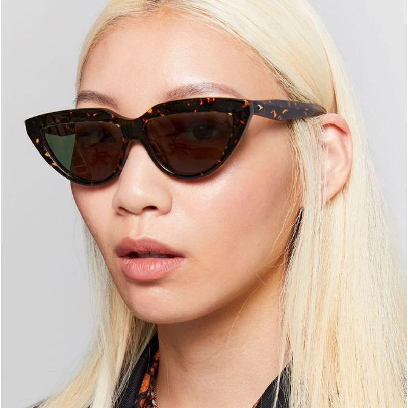 Karen Walker Lash Splash Cracked Tort Sunglasses Face Image Sunglasses 92950.1698288098.1280.1280