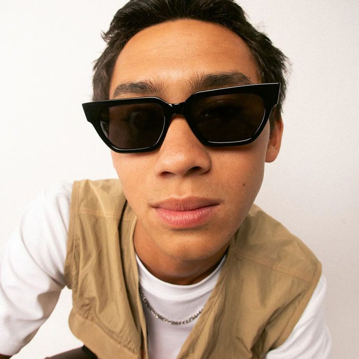 Oscar  x Frank - Raijin Unisex Sunglasses in Black Shop the Oscar & Frank Raijin Sunglasses Gloss Black/Black main image 2