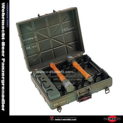  UJINDOU UD9041 WWII Wehrmacht-Heer Panzergrenadier Grenade Case & Stick Grenades