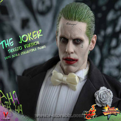 Hot Toys MMS395 Suicide Squad Joker (Tuxedo Version)