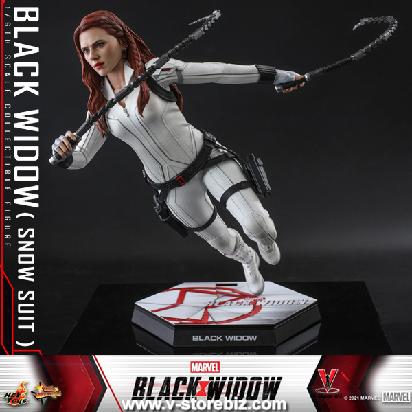 Hot Toys MMS601 Black Widow (Snow Suit Version)