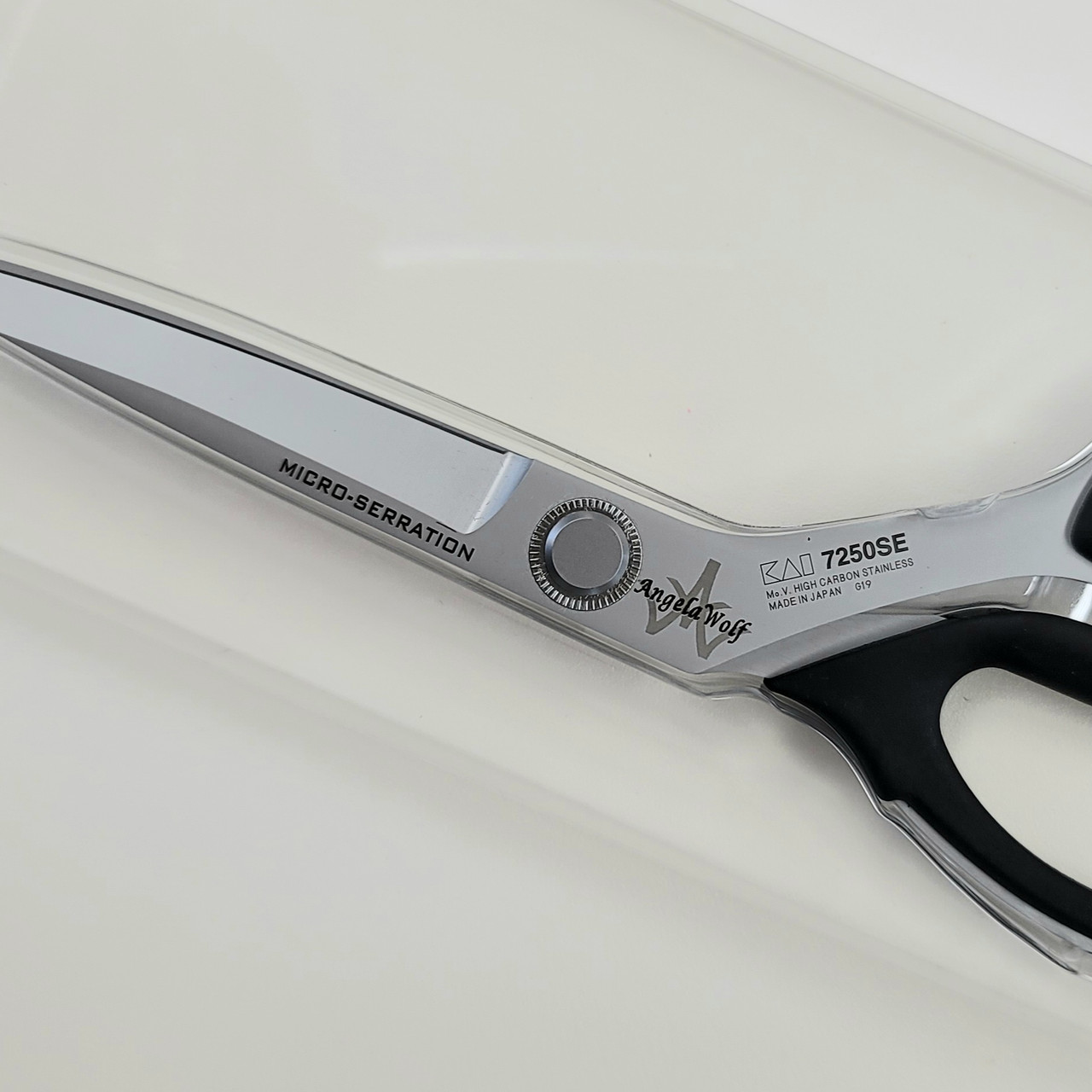 Professional 4 Serrated Scissor by Kai