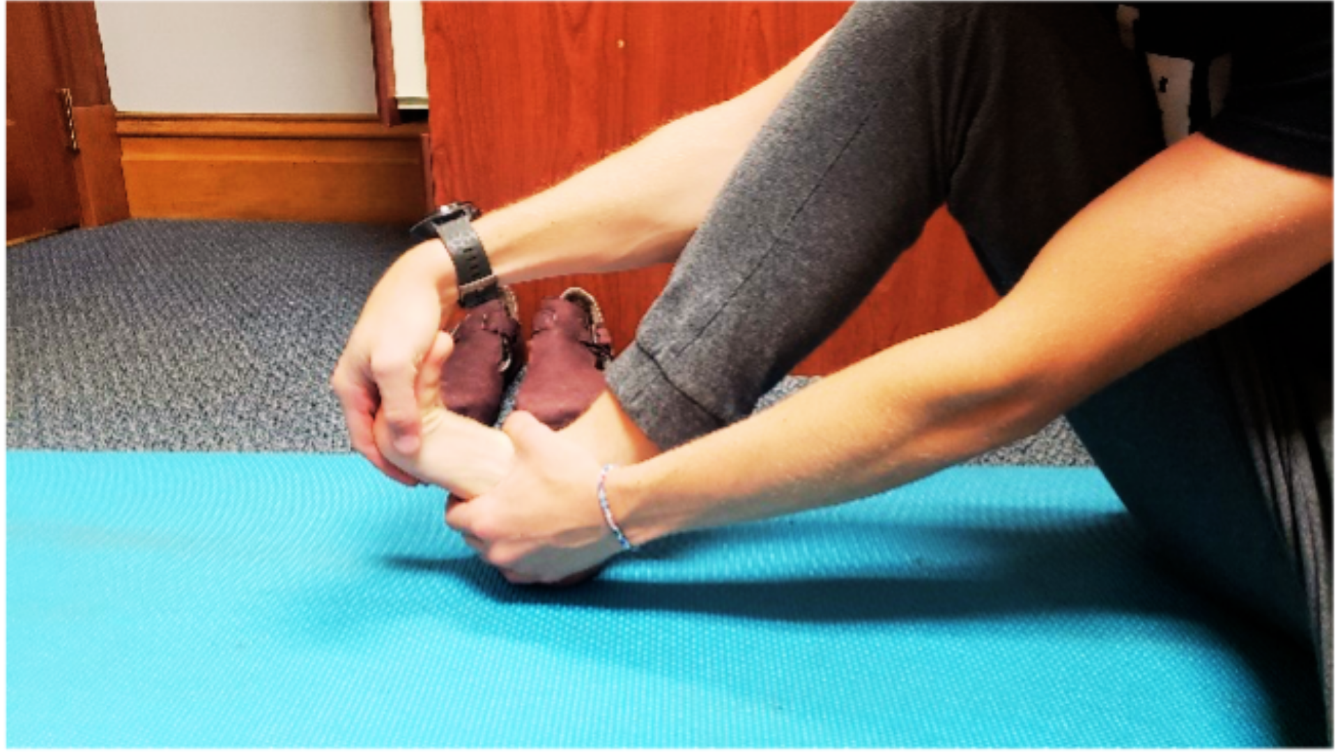 Foot Ankle Stretching Enjoy Winter