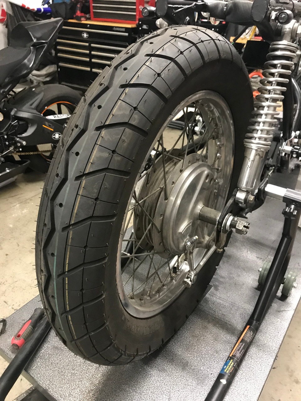 SHINKO TIRE 230 TOUR MASTER REAR 130/90-18 66V BIAS TL