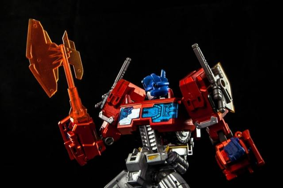 MakeToys - Cross Dimension - MTCD-01P Striker Manus (Premium)