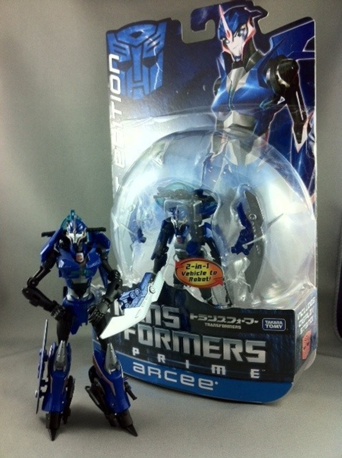 Transformers PRIME Arcee deluxe figure (First Edition)