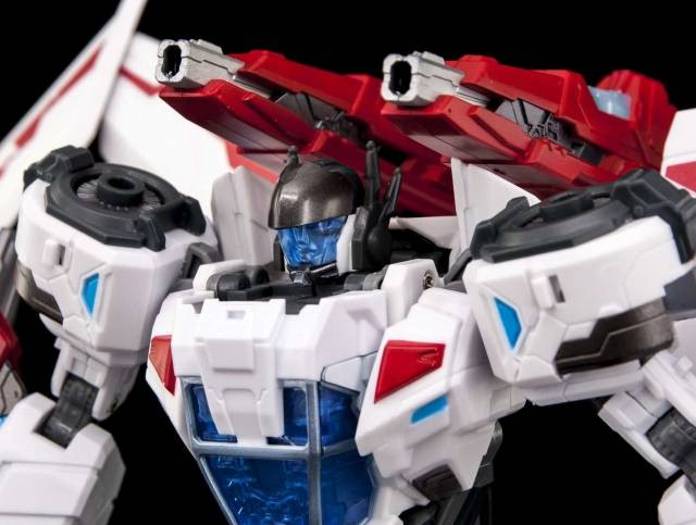 MakeToys - Cross Dimension - MTCD-05 Buster Skywing