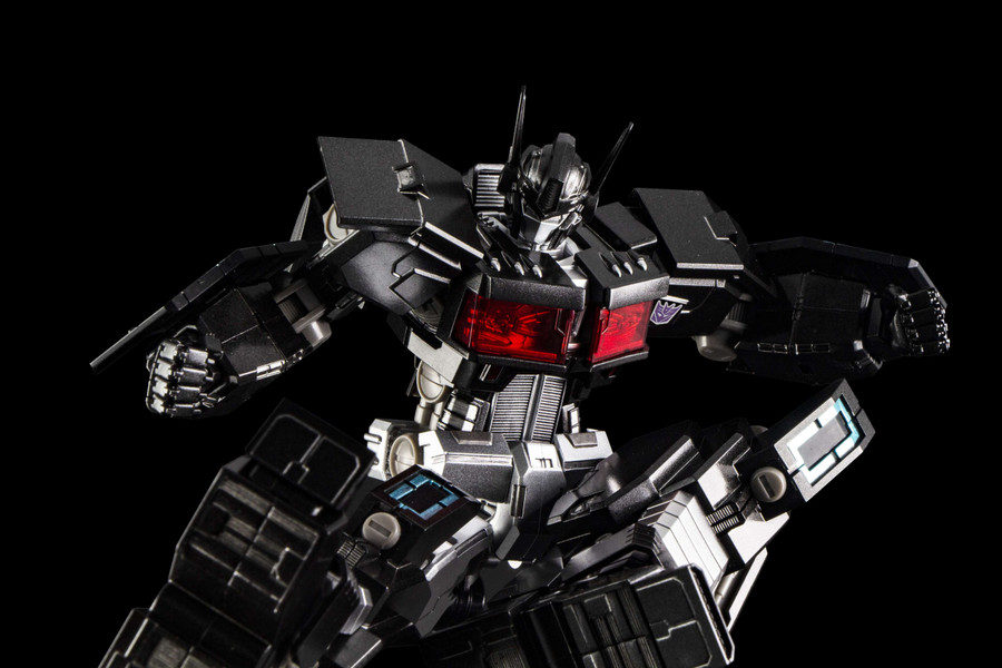 Flame Toys - Furai Model 03: Optimus Prime IDW (Nemesis Version)