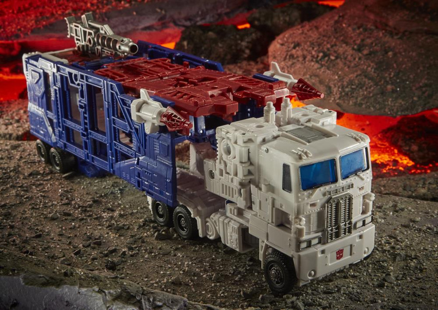 Transformers War for Cybertron: Kingdom - Leader Class Ultra Magnus