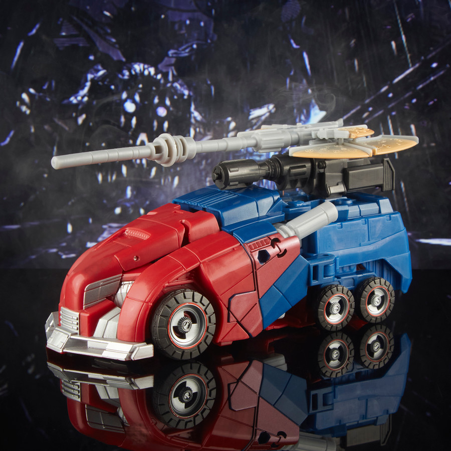 Transformers Generations Studio Series - Gamer Edition: Voyager Optimus Prime 03