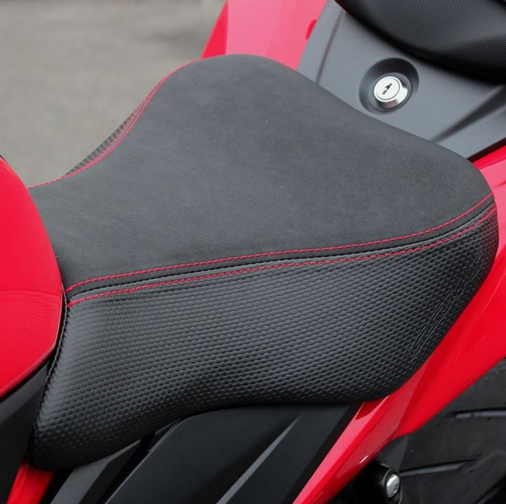 GSX-S750 Styled Seat