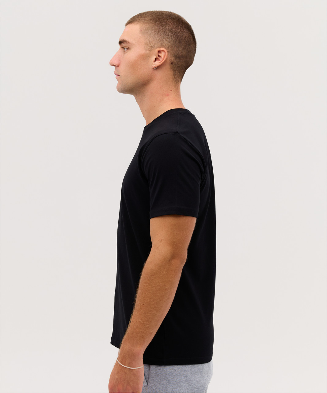 Classic Tee – T Shirts – available in beige, black, blue, white colours