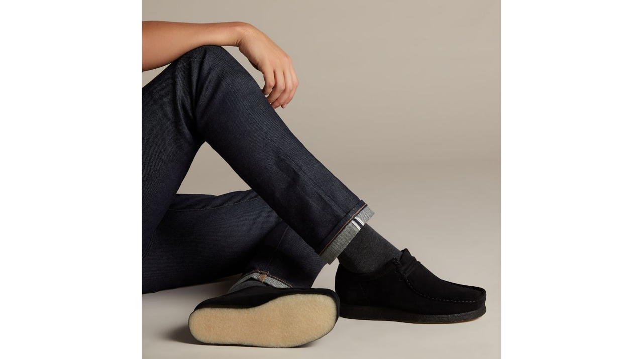 clarks wallabees suede black