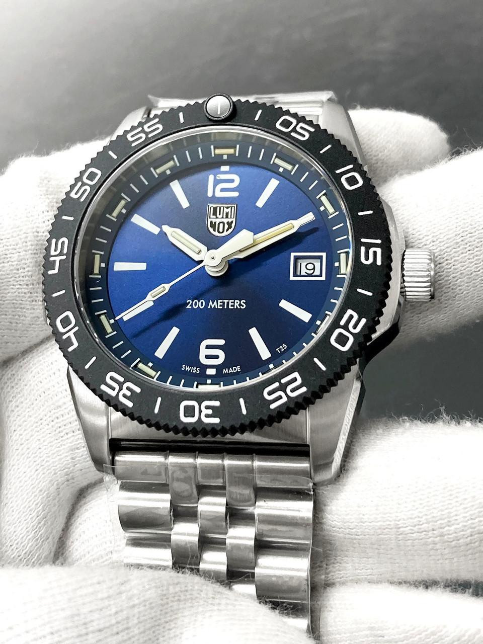 LUMINOX Pacific Diver Ripple Quartz 39MM Men's Dive Watch