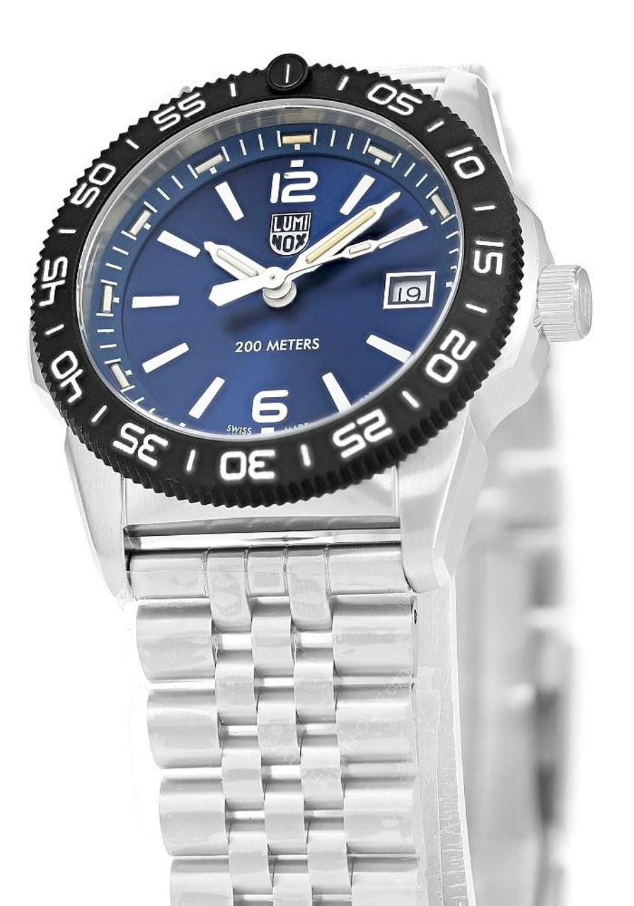 LUMINOX Pacific Diver Ripple Quartz 39MM Men's Dive Watch