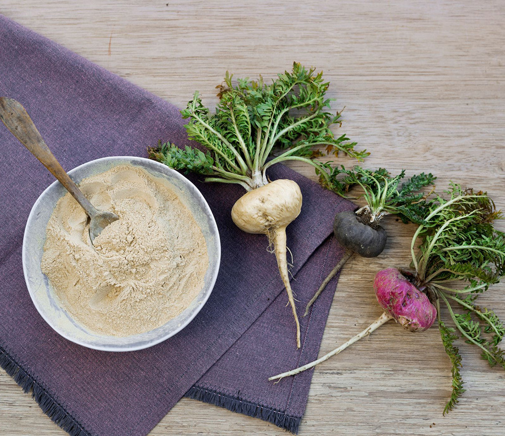 Fresh non-GMO maca roots and maca powder