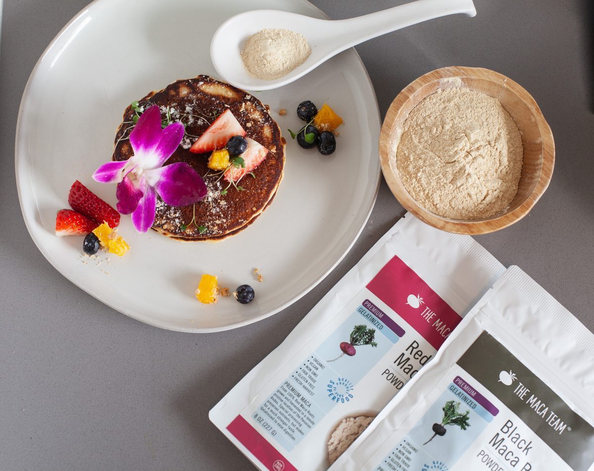 Gelatinized maca powder with pancakes and maca product bags for daily use