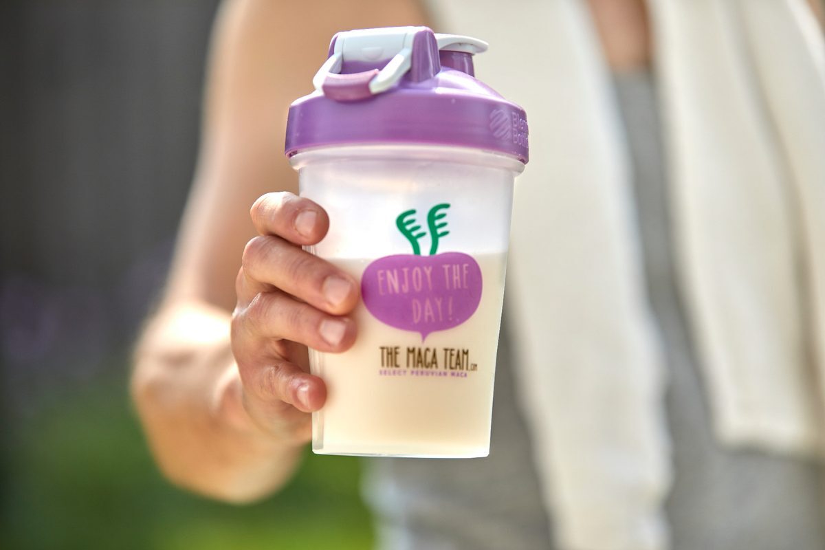 Maca smoothie and recovery routine for active lifestyles