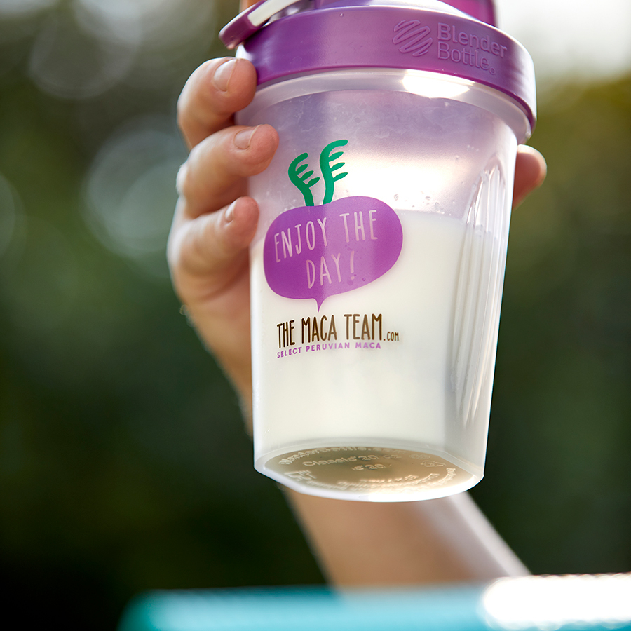 Maca capsules and powder used on the go for an active lifestyle