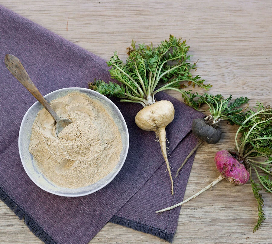 Traditional Peruvian maca roots and maca powder