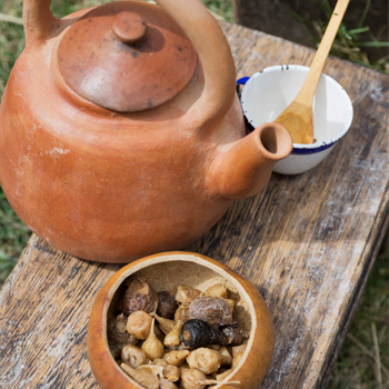 traditional maca serving setting