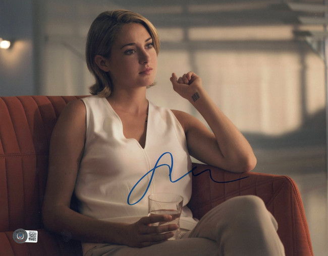 Shailene Woodley Autographed 11X14 Photo Sexy White Shirt Drinking BAS BB59657