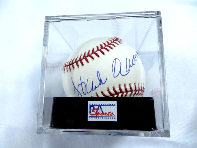 Hank Aaron Autographed Baseball  PSA/DNA Encapsulated Graded Mint+ 9.5 81381063
