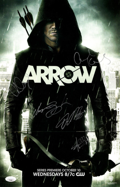 Arrow Cast Signed Autographed 11X17 Poster Amell Guggenheim 5 Autos JSA YY54045
