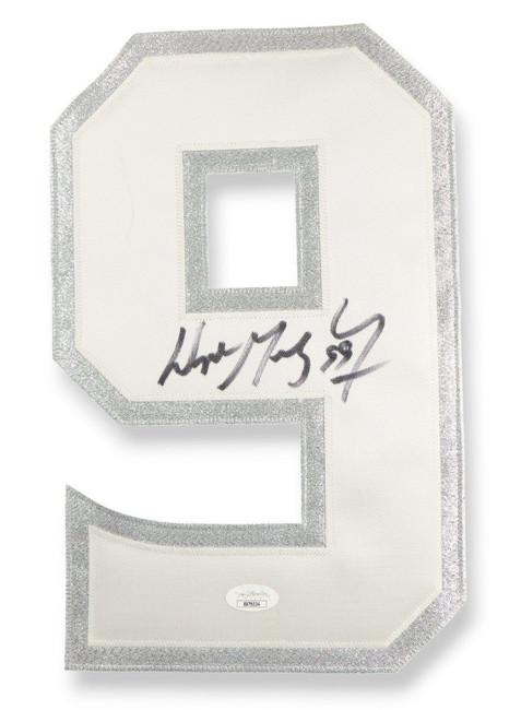 Wayne Gretzky Signed Autographed Jersey Number Patch Kings "#9" JSA XX76534