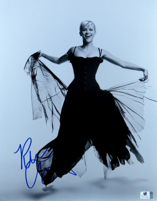 Reese Witherspoon Signed 11X14 Photo Vintage B/W Photo in Dress Wild GV775946