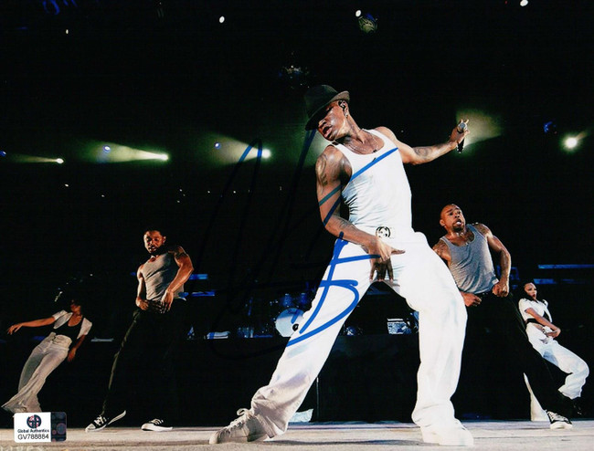 Ne-Yo Signed Autographed 8X10 Photo White Pants Dancing on Stage GV788884