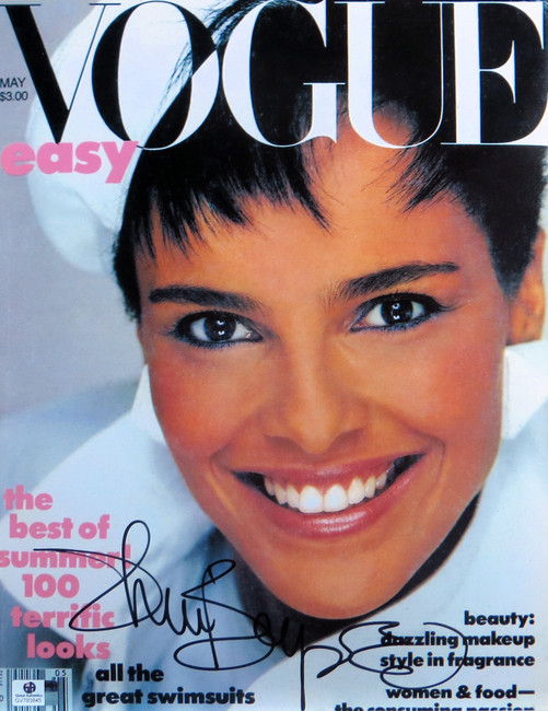 Shari Belafonte Autographed 11X14 Photo Vintage Vogue Magazine Cover GV793845