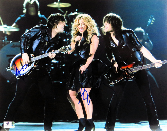 The Band Perry Triple Autographed 11X14 Photo  Kimberly Reid & Neil GV796616